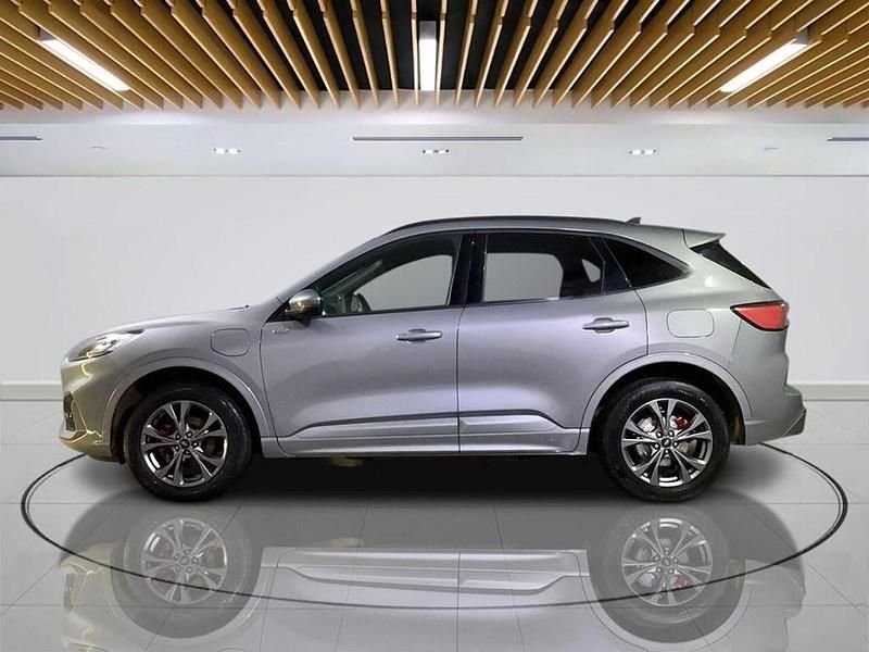 Usado Ford Kuga ST-Line 225 HP (165 kW) 2022 Prateado SUV