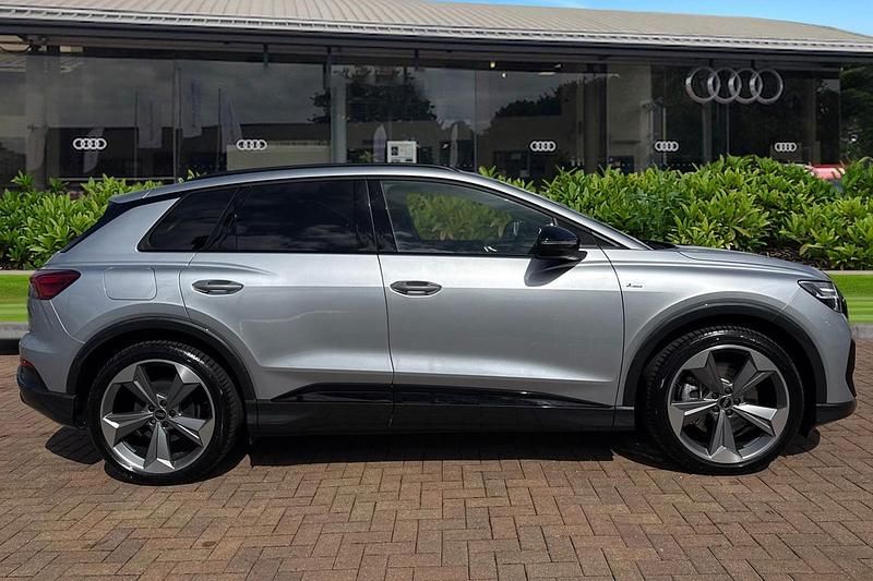 Used Audi Q4 e-tron Black Edition 150 kW (204 HP) 2025 Silver SUV