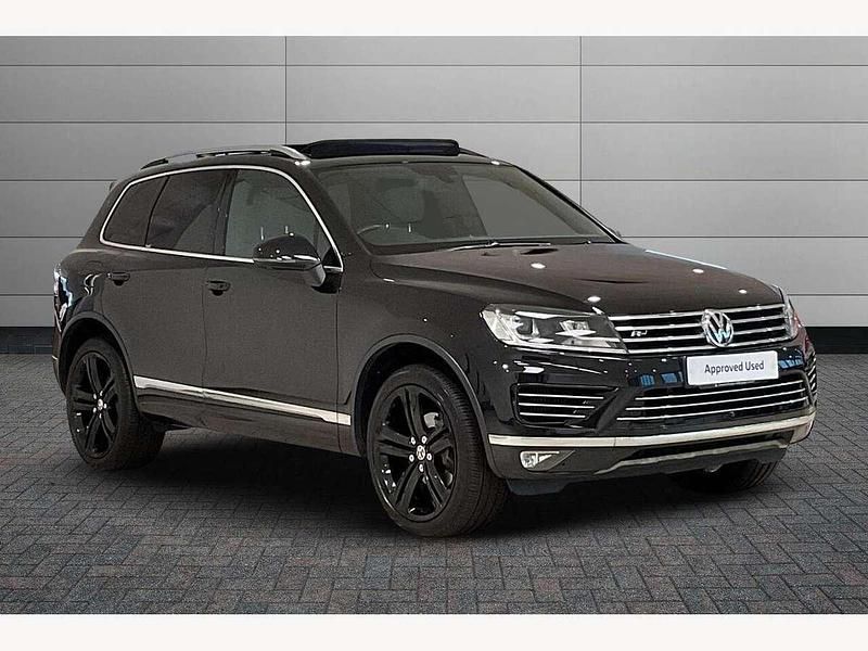 Black Used 2016 VW Touareg R-line Plus SUV | £23,990 (Fair price) - Image 1/4
