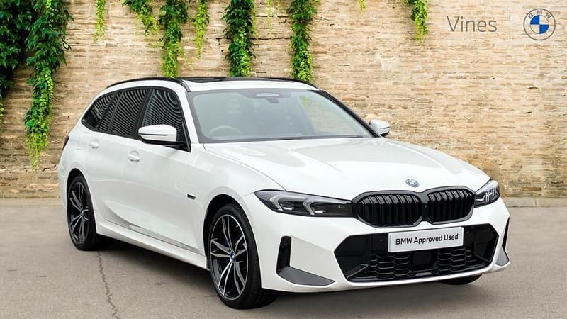 White Used 2023 BMW 330e M Sport Estate | £36,597 (Expensive) - Image 1/4