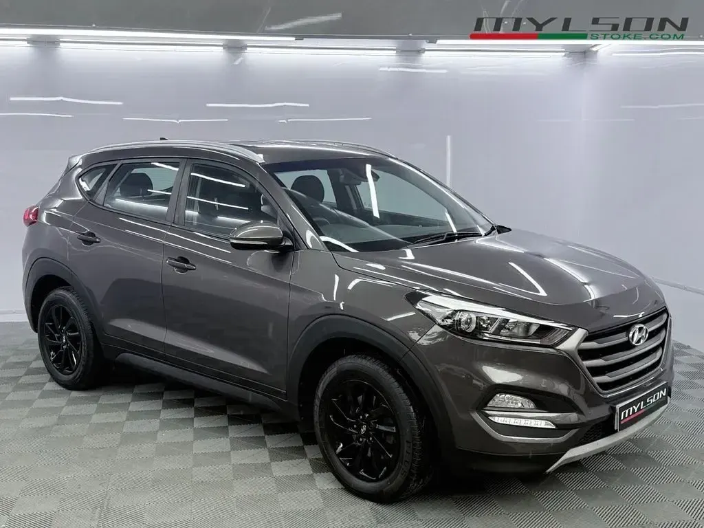 Used Hyundai Tucson SE 132 HP (97 kW) 2018 Grey SUV