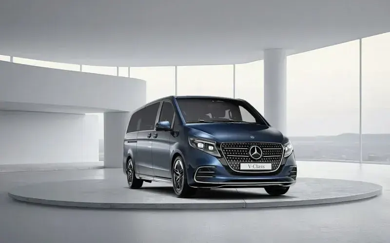 New Mercedes V300 Premium 237 HP (174 kW) 2026 MPV
