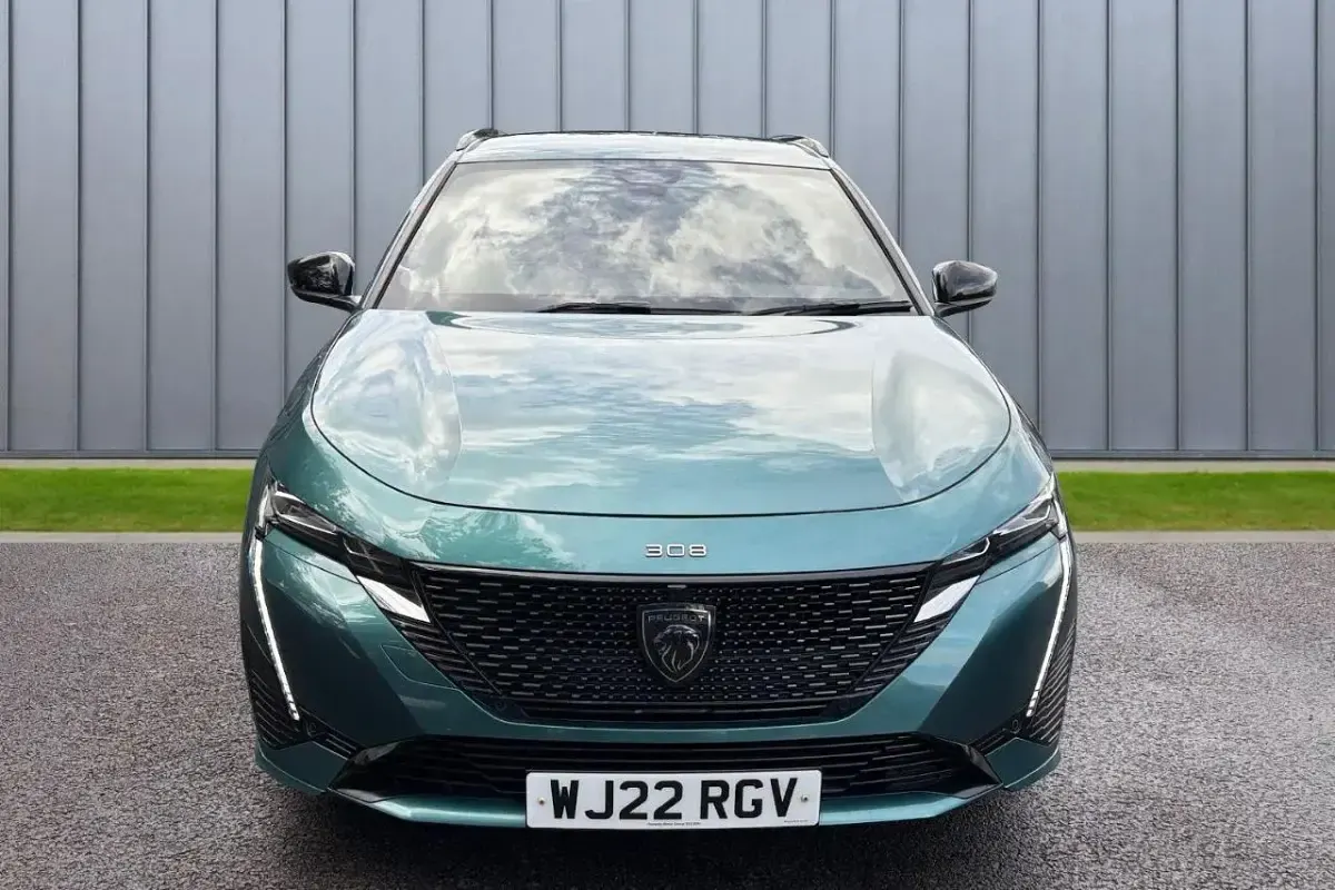 Used Peugeot 308 SW GT 129 HP (94 kW) 2022 Blue Estate