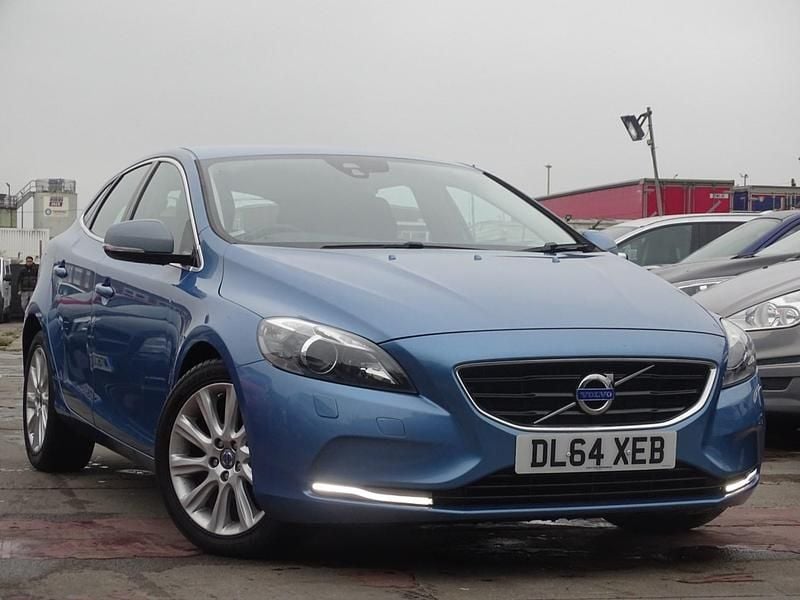 Blue Used 2015 Volvo V40 SE Lux Estate | £3,595 (Fair price) - Image 1/3