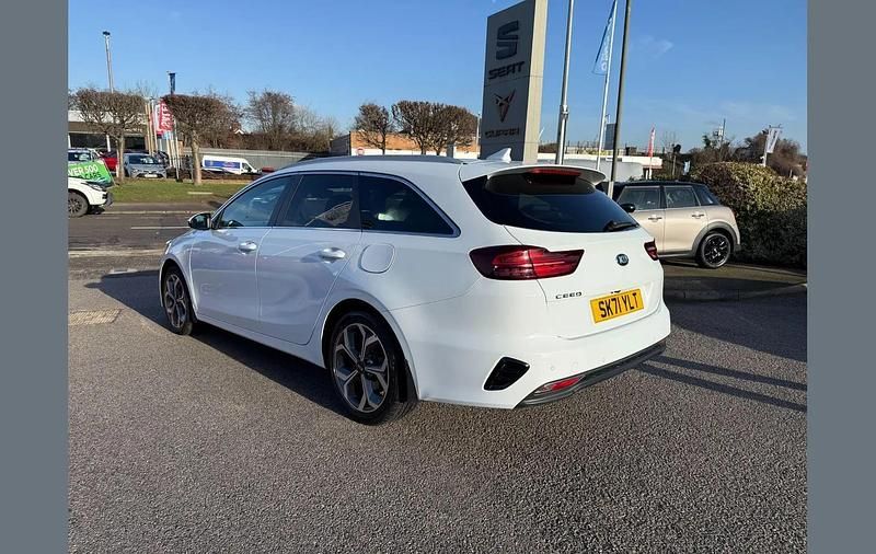 Used Kia Ceed Sportswagon 158 HP (116 kW) 2021 White Estate