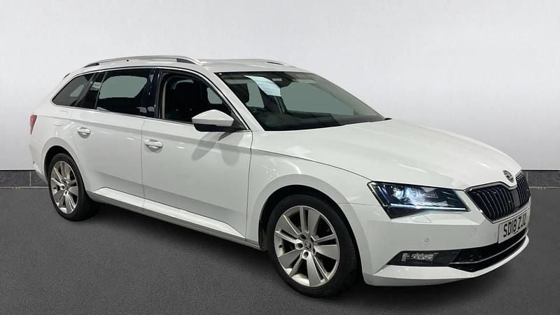 Used Skoda Superb SE L Executive 150 HP (110 kW) 2018 White Estate