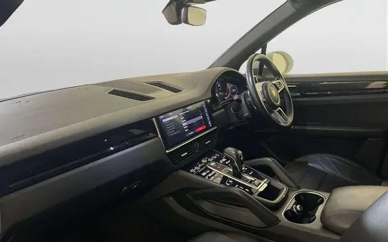 Used Porsche Cayenne 441 HP (324 kW) 2019 White SUV