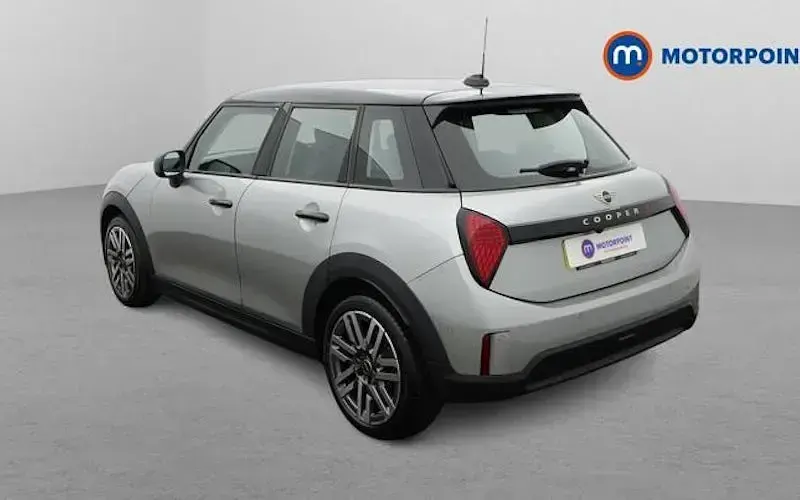 Used Mini Cooper Classic 150 kW (204 HP) 2026 Hatchback