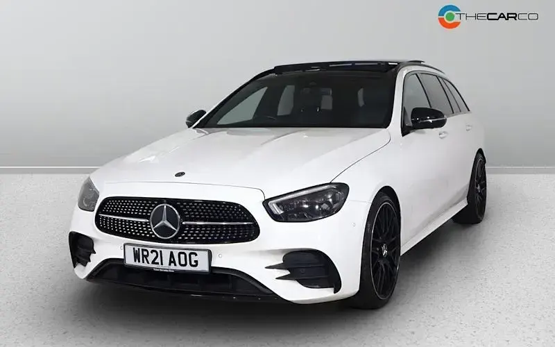 Used Mercedes E220 AMG line 194 HP (142 kW) 2021 White Estate