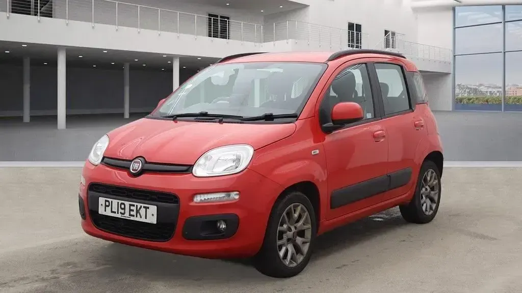 Used Fiat Panda Lounge 69 HP (50 kW) 2019 Red Hatchback