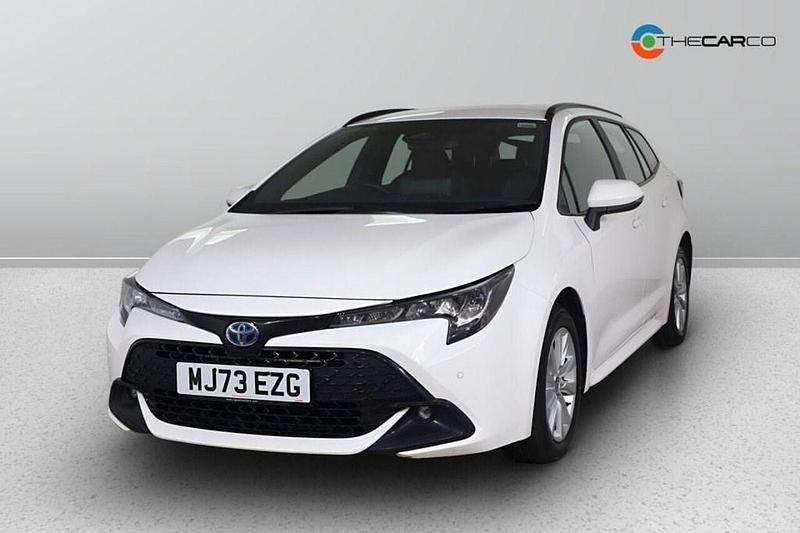 Used Toyota Corolla 140 HP (102 kW) 2023 White Estate