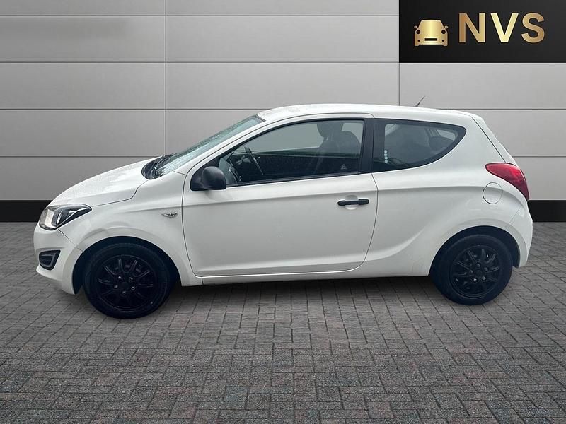 Used Hyundai i20 Classic 2012 White Hatchback