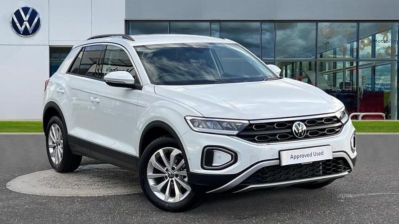 Pure white New 2025 VW T-Roc Match SUV | £25,499 (Super price) - Image 1/4