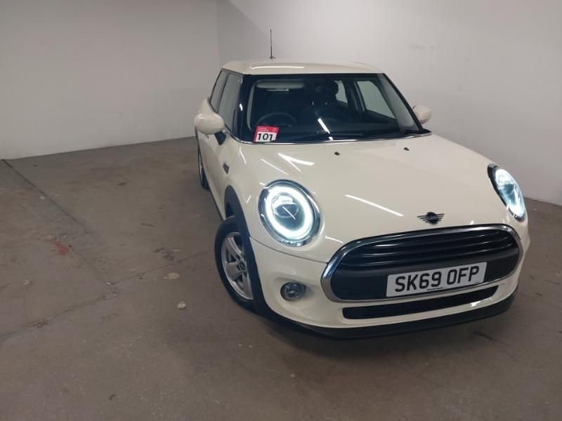 White Used 2019 Mini ONE Comfort Hatchback | £13,498 (A bit pricey) - Image 1/4