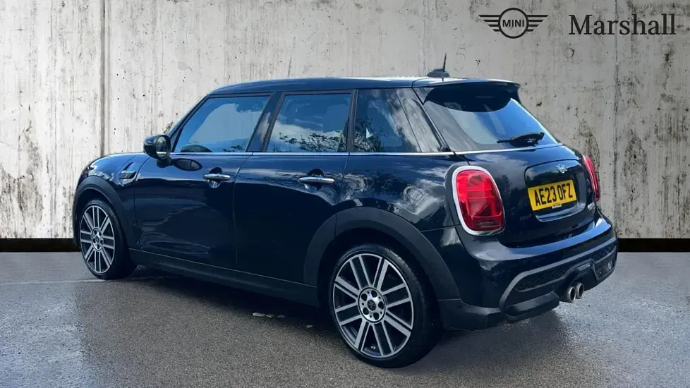 Used Mini Cooper S Exclusive 178 HP (130 kW) 2023 Enigmatic black metallic Hatchback
