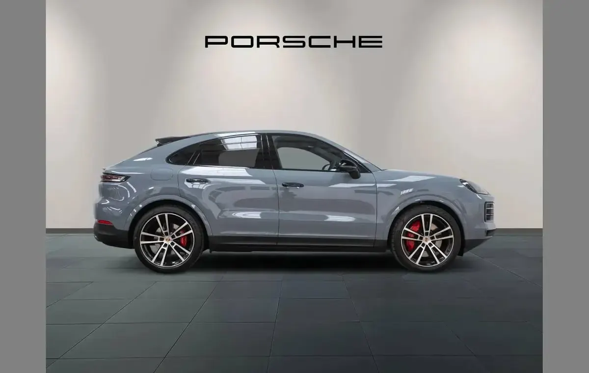 Used Porsche Cayenne S 468 HP (344 kW) 2025 Green SUV