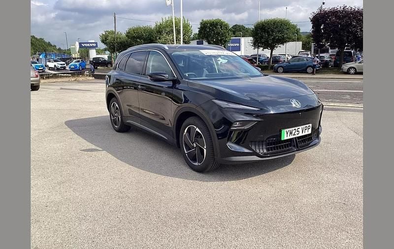 Black New 2025 MG MG5 EV Trophy Estate | £24,790 - Image 1/4