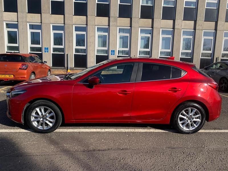 Used Mazda 3 120 HP (88 kW) 2018 Red Hatchback