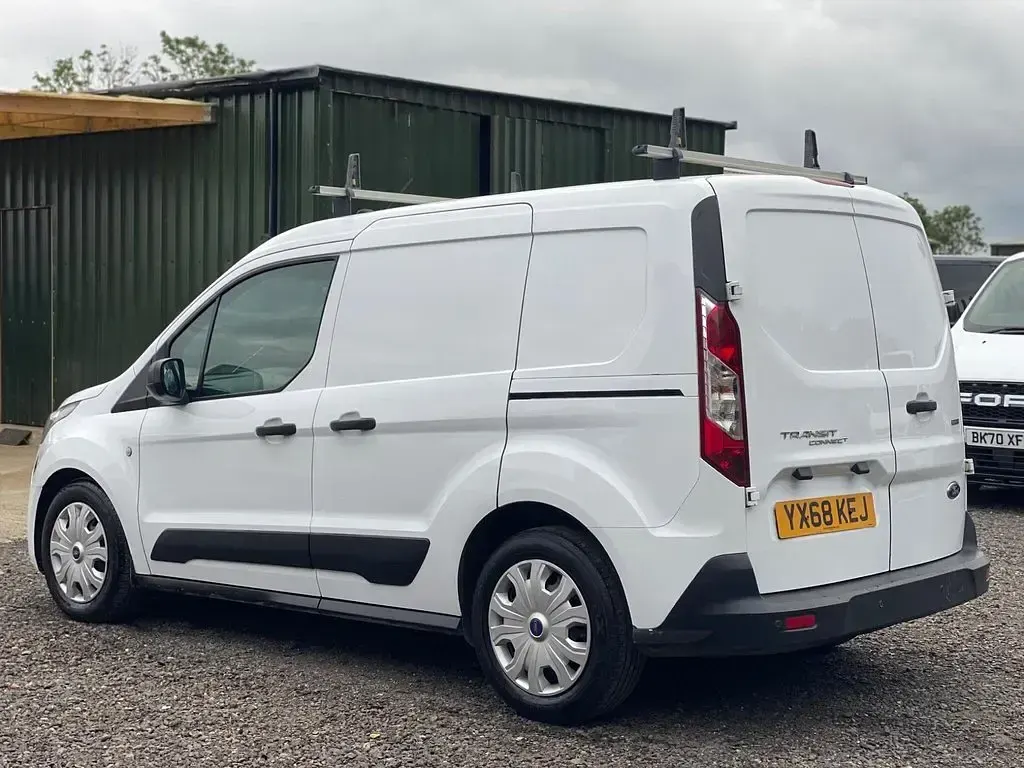 Used Ford Transit Connect Trend 100 HP (73 kW) 2018 White MPV