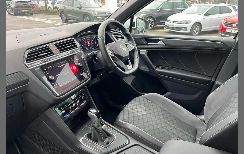 Used VW Tiguan R-line 150 HP (110 kW) 2022 White SUV