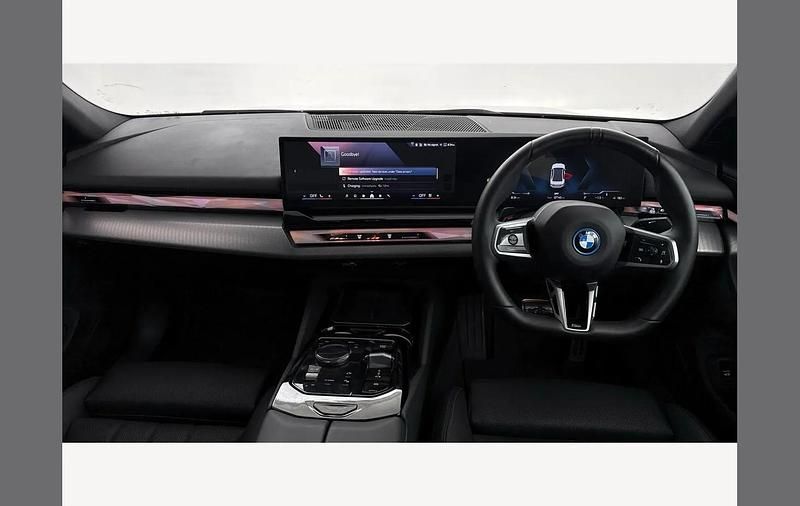 Used BMW i5 M Sport 250 kW (340 HP) 2025 Mineral white Sedan