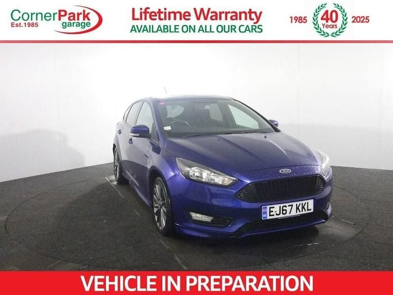 Used Ford Focus ST-Line 140 HP (102 kW) 2017 Blue Hatchback