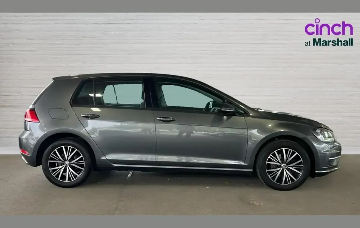 Used VW Golf VII SE 123 HP (90 kW) 2017 Grey Hatchback