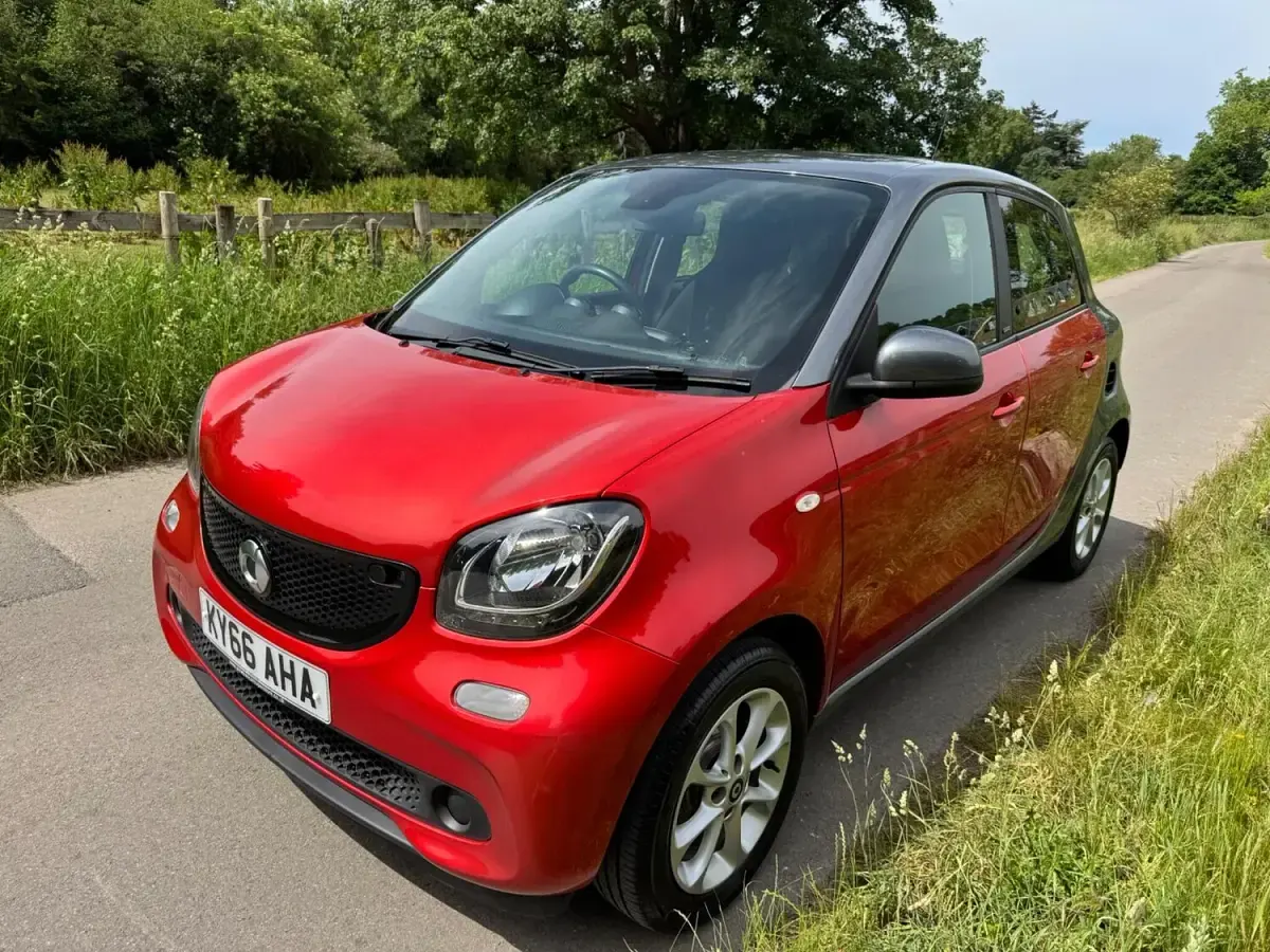 Used Smart ForFour Passion Premium 90 HP (66 kW) 2016 Red Hatchback