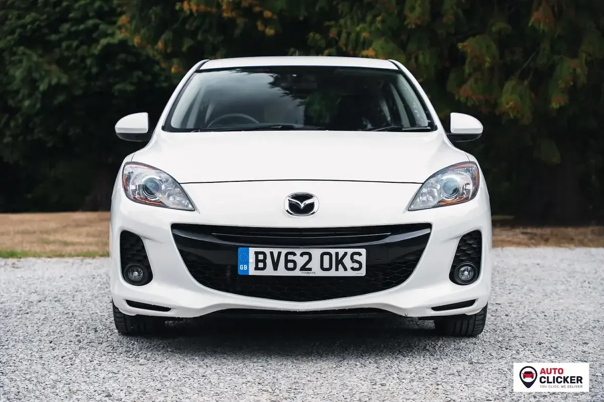 Used Mazda 3 105 HP (77 kW) 2012 White Hatchback