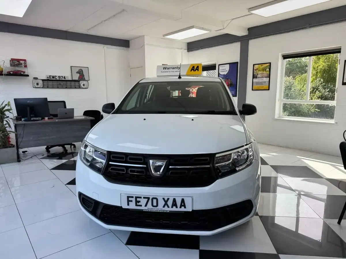 Używany Dacia Sandero Essentiel 91 KM (66 kW) 2020 Biały Hatchback