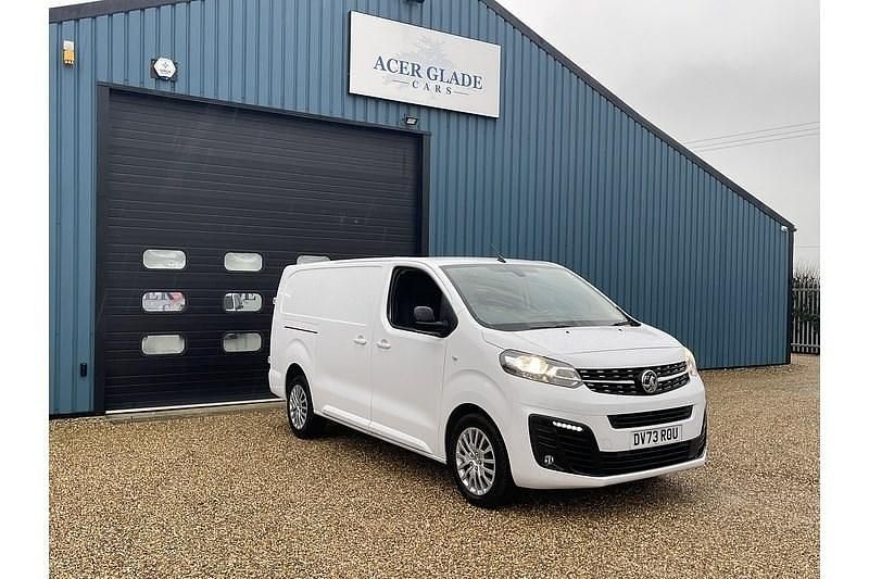 Used Vauxhall Vivaro 100 HP (73 kW) 2023 White MPV