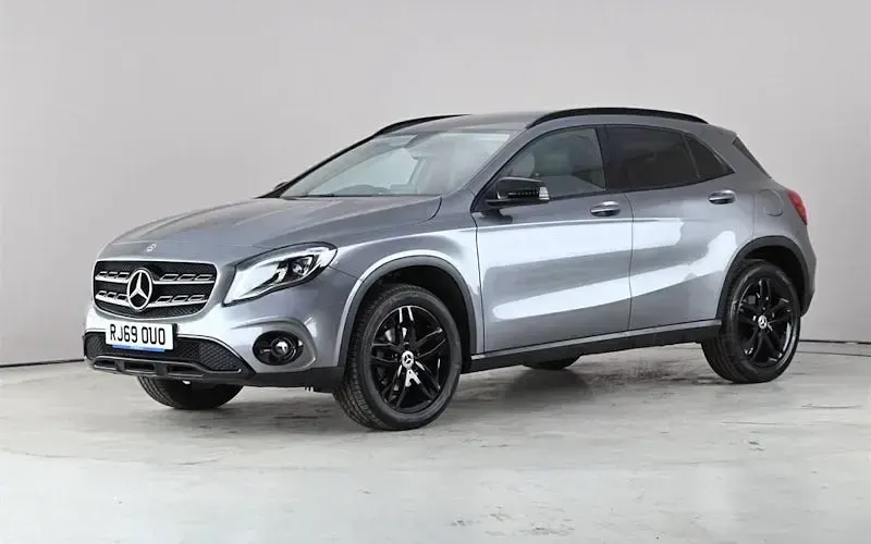 Usado Mercedes GLA180 Urban 122 HP (89 kW) 2020 Cinzento SUV