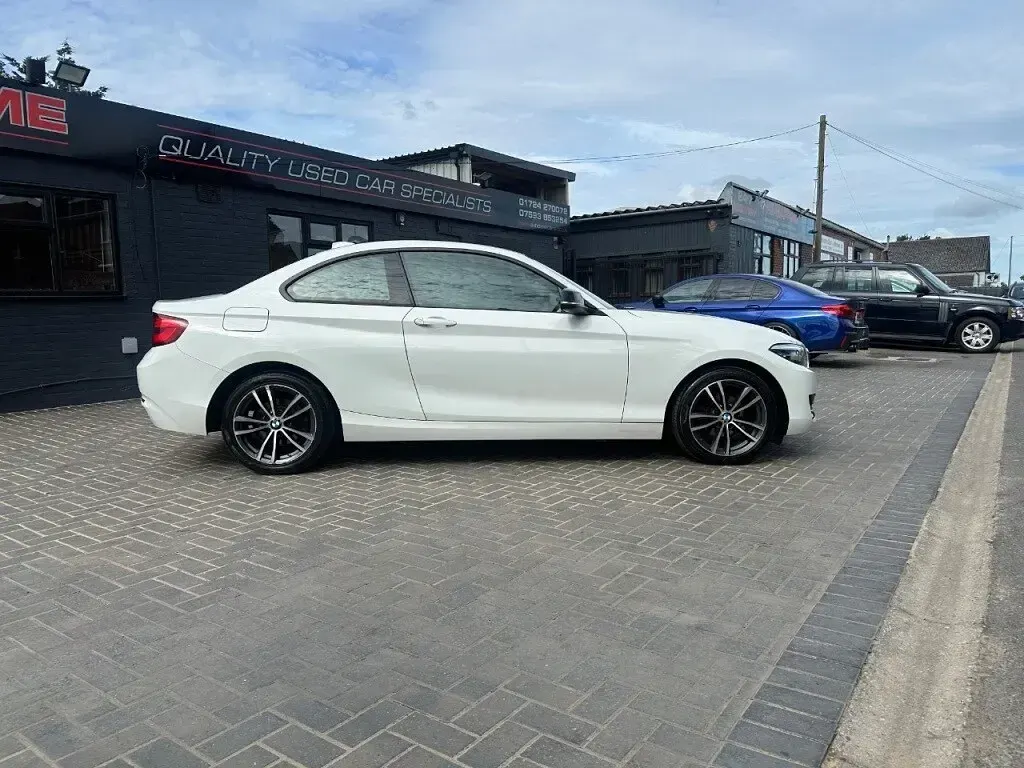 Used BMW 218 Sport Line 2017 White Coupe