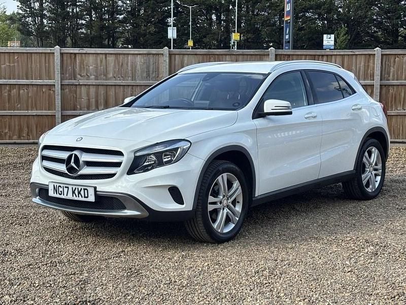 White Used 2017 Mercedes GLA200 SUV | £13,300 (Good price) - Image 1/4