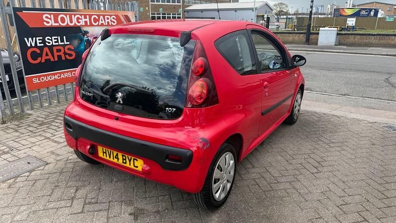 Used Peugeot 107 Active 68 HP (50 kW) 2014 Red Hatchback