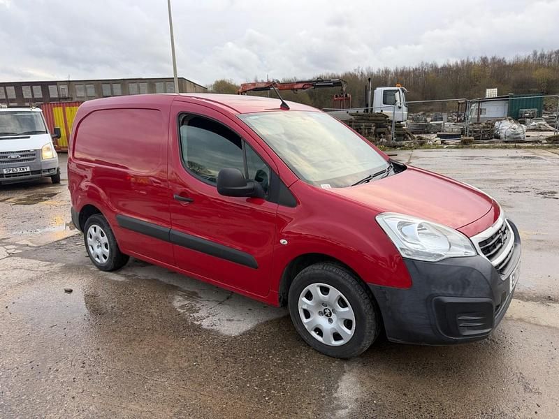 Red Used 2017 Peugeot Partner MPV | £2,999 (Super price) - Image 1/4