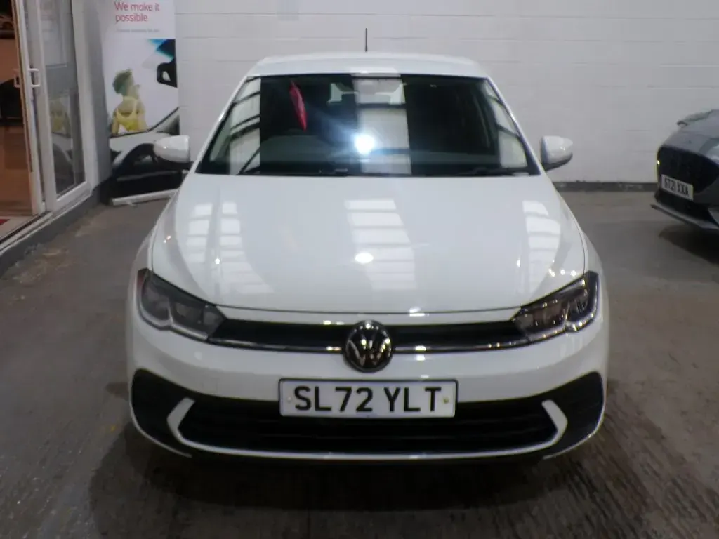 Begagnad VW Polo Life 95 HK (69 kW) 2022 Vit Halvkombi