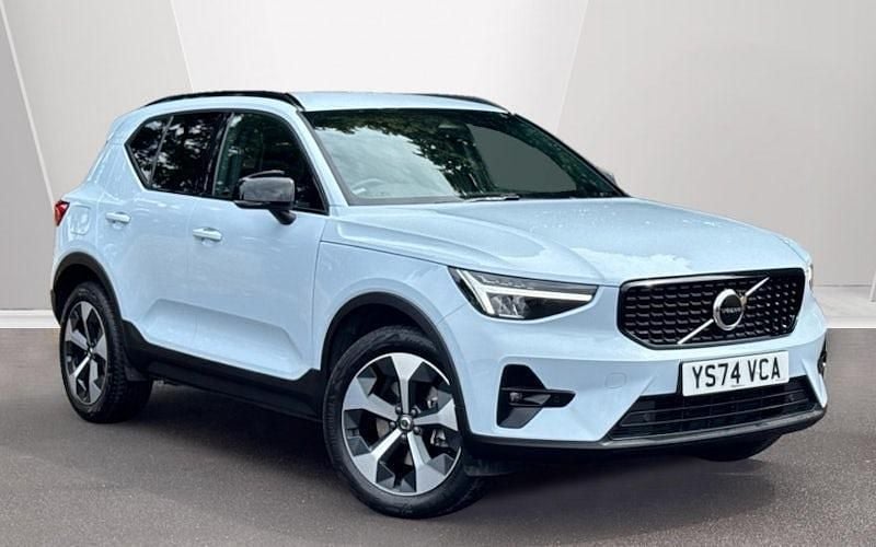 Used 2026 Volvo XC40 Plus SUV | £32,523 (Good price) - Image 1/4