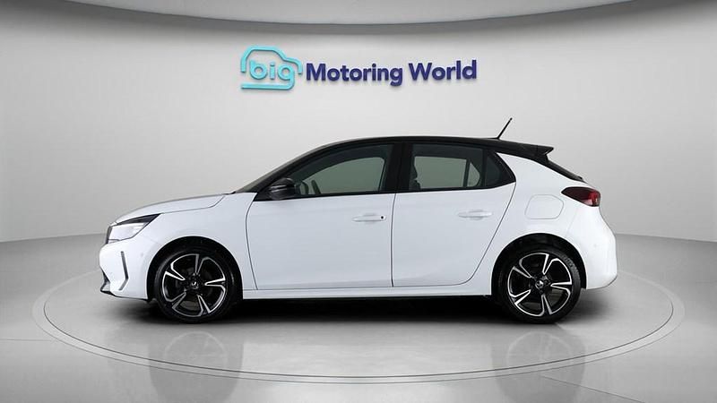 Used Vauxhall Corsa 75 HP (55 kW) 2023 White Hatchback
