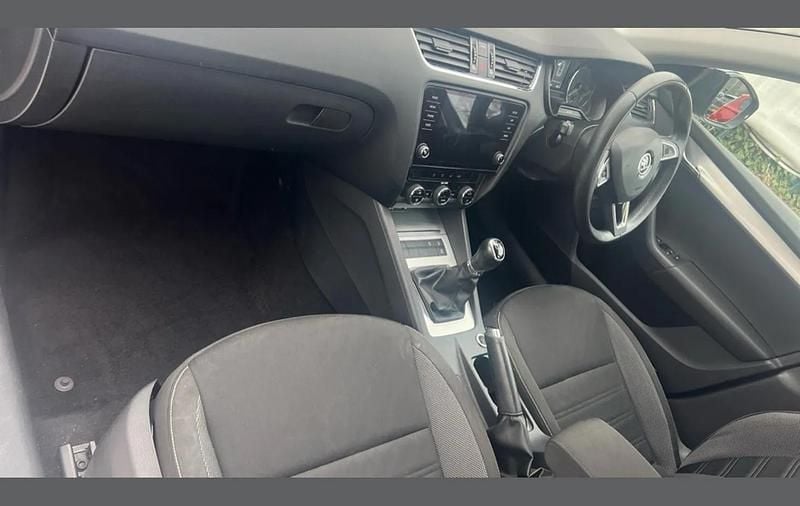 Used Skoda Octavia SE 147 HP (108 kW) 2017 Grey Hatchback