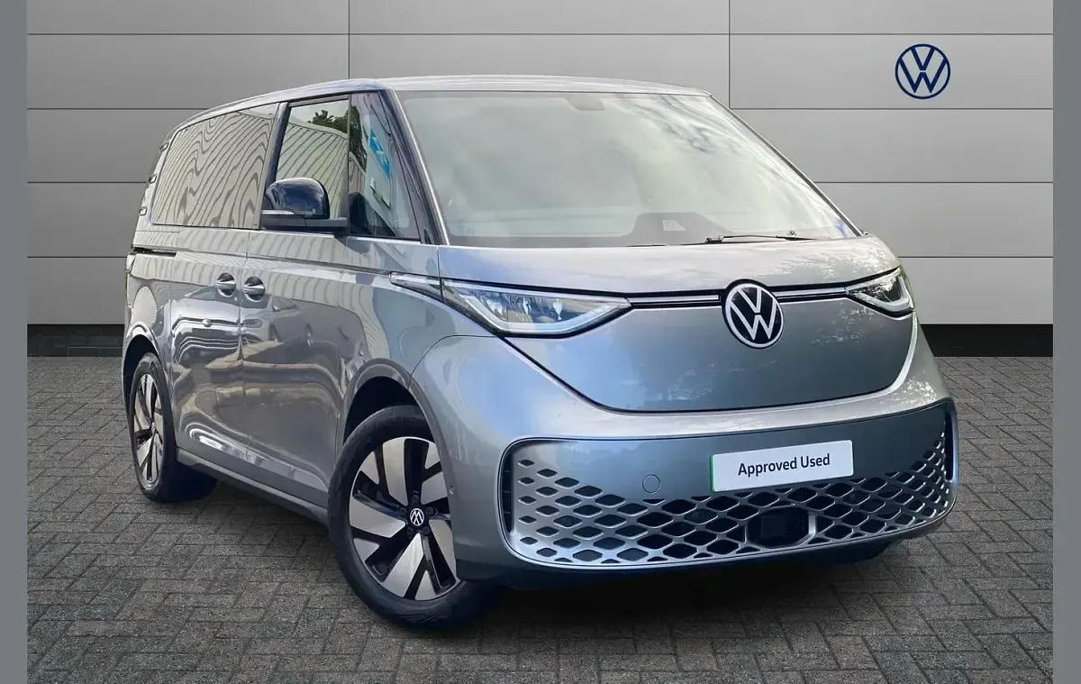 Usado VW ID. Buzz Pro 150 kW (204 HP) 2023 Prateado Monovolume