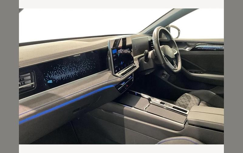 Used VW Passat R-line 147 HP (108 kW) 2024 Silver Estate