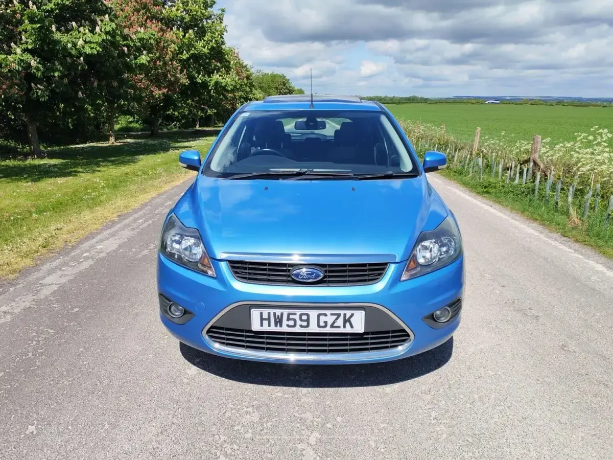 Usado Ford Focus Titanium 100 HP (73 kW) 2009 Azul Citadino