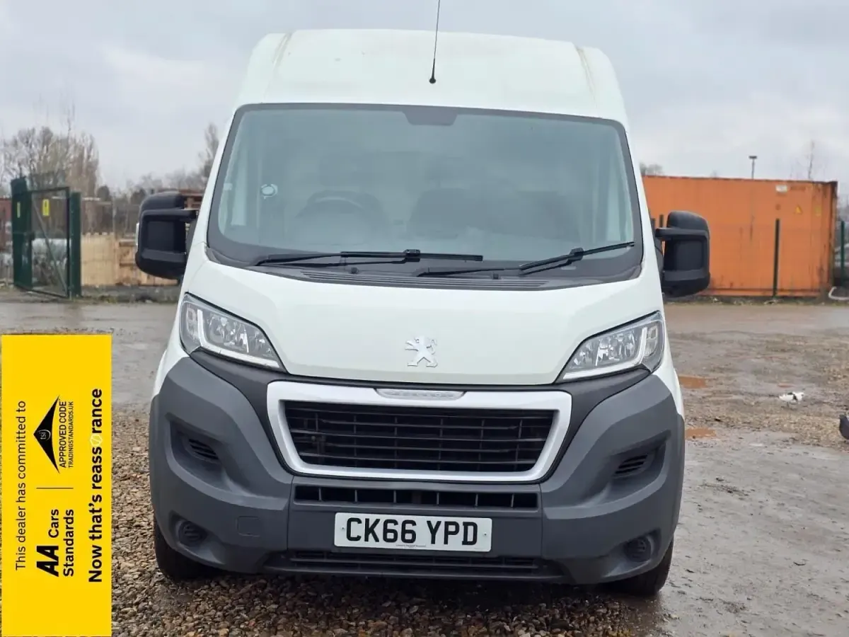 Begagnad Peugeot Boxer 130 HK (95 kW) 2016 Vit Van