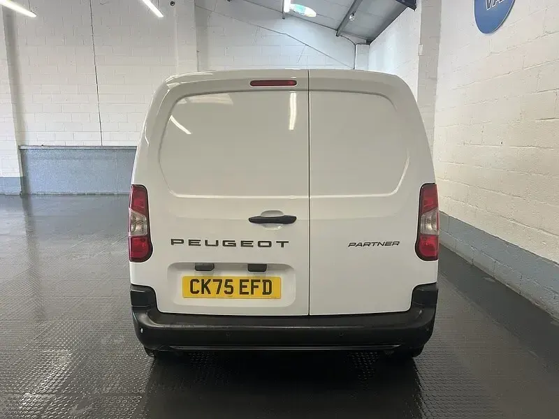 Used Peugeot Partner 131 HP (96 kW) 2025 White MPV