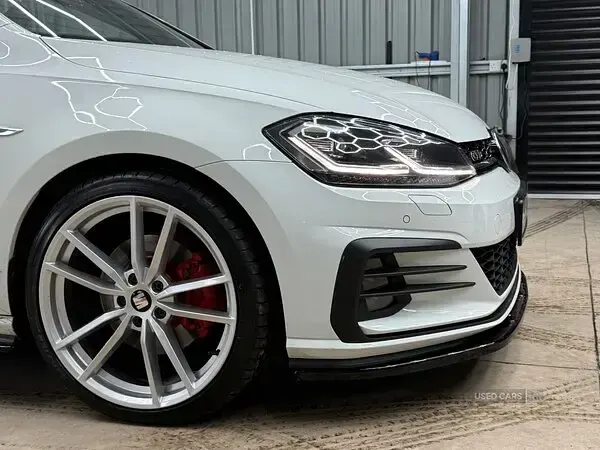 Used VW Golf VII GTD 184 HP (135 kW) 2017 White Hatchback