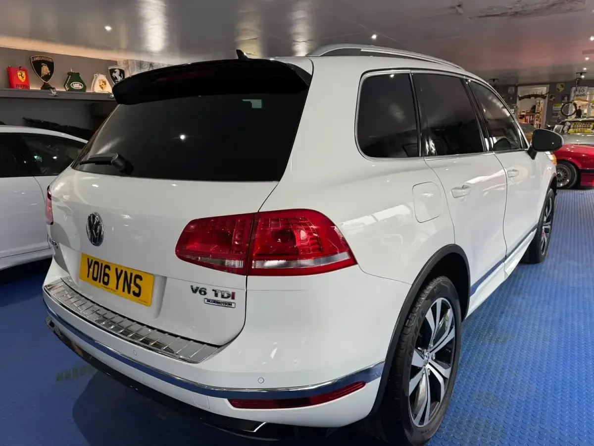 Used VW Touareg R-line 2016 White SUV