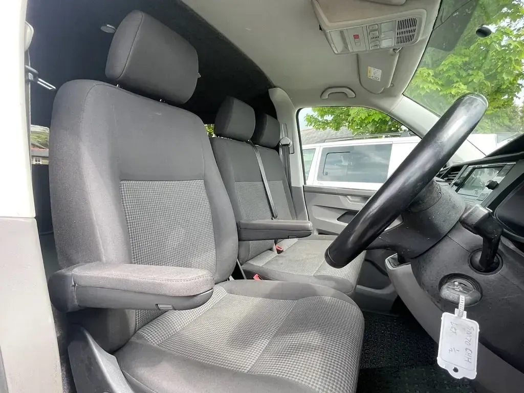 Second-hand VW Transporter Startline 150 CP (110 kW) 2020 Alb Van