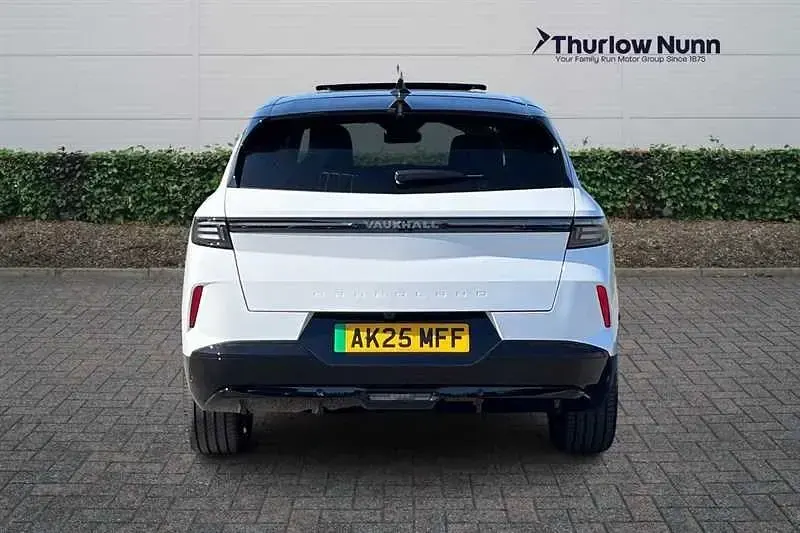 Used Vauxhall Grandland Ultimate 156 kW (213 HP) 2025 Arctic white SUV