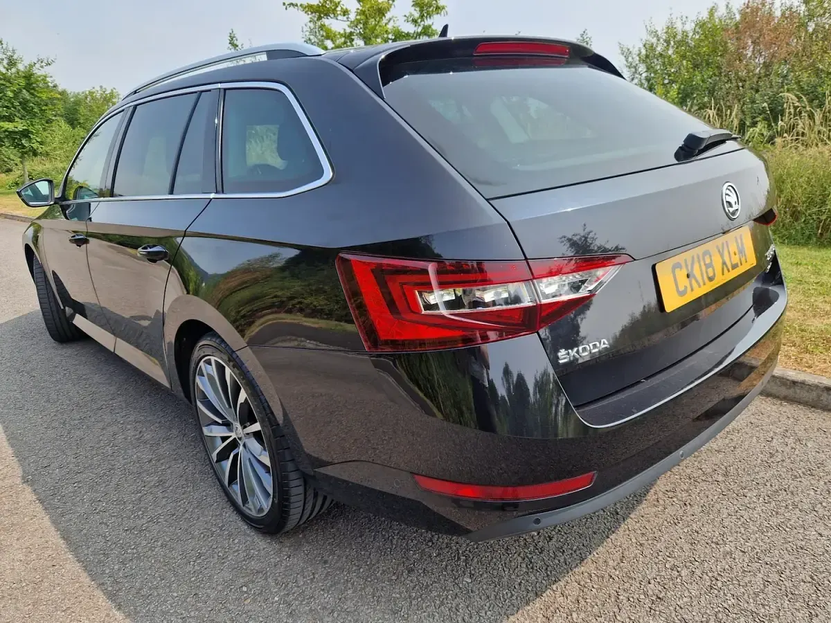 Used Skoda Superb LAURIN & KLEMENT 190 HP (139 kW) 2018 Black Estate
